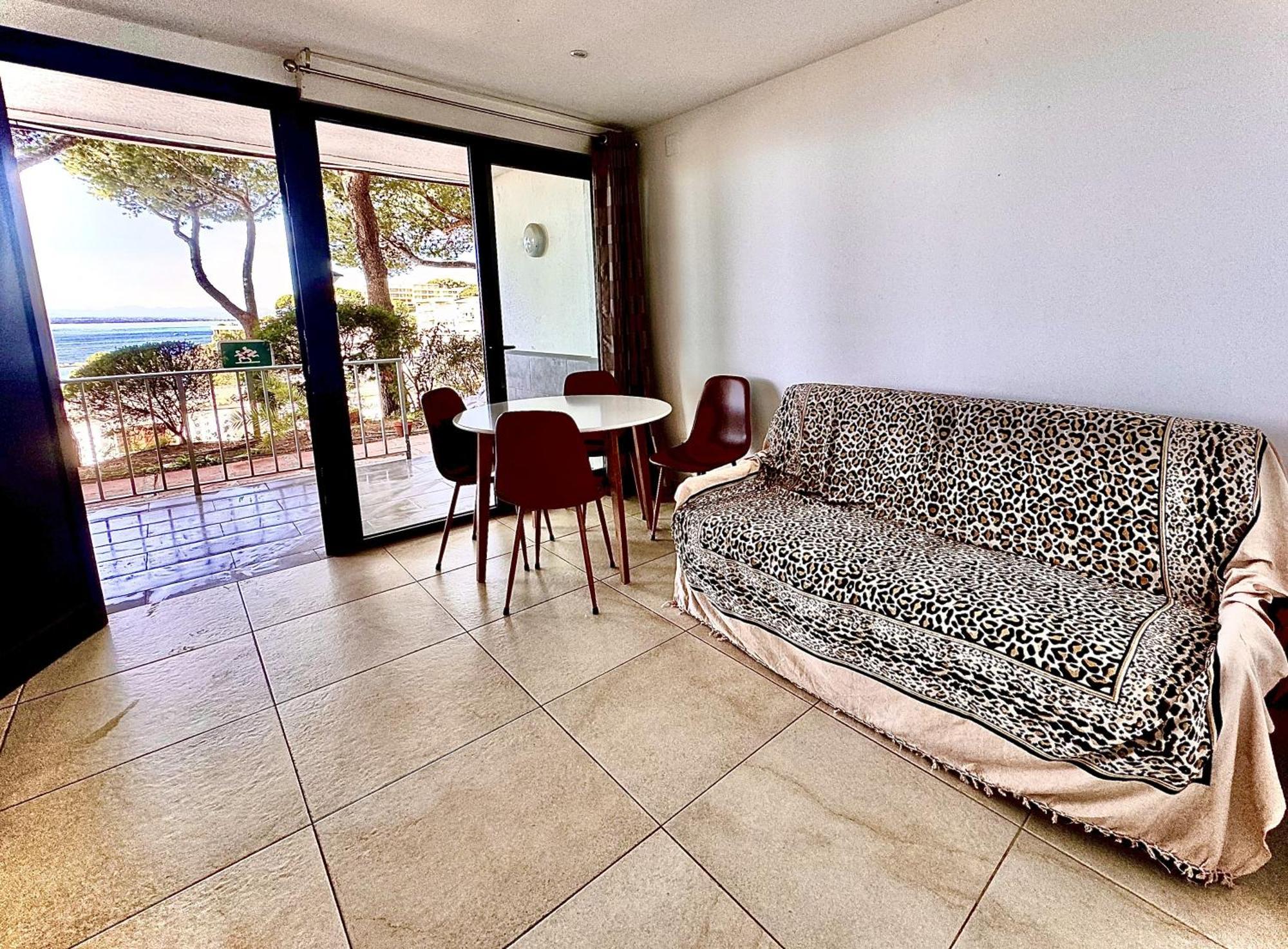 Ferienwohnung Bernie Roses Exterior foto